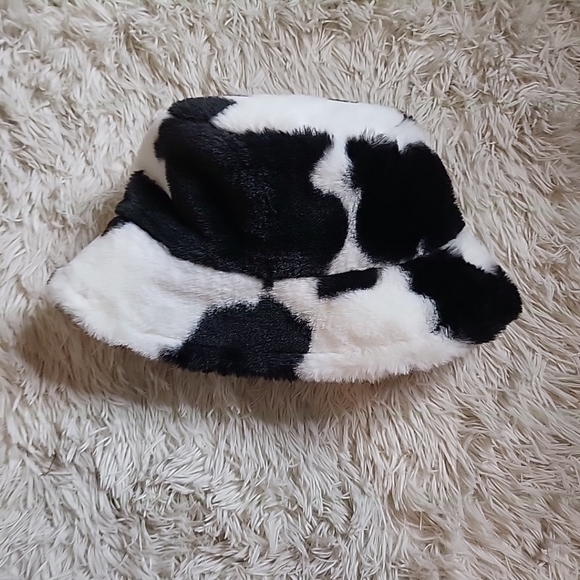 Fluffy Faux Fur Cow Print Bucket Hat All Seasons 90s Y2K Streetwear Vibes - Picture 12 of 16